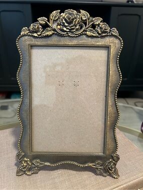 Ornate rose metal gold table top frame